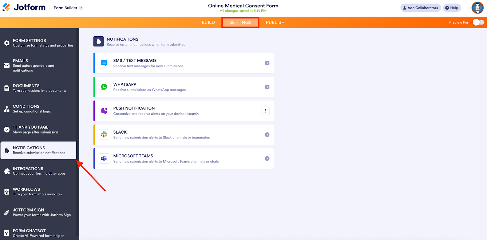 Klikken op de Meldingen optie onder het Instellingen tabblad op Jotform formulierbouwer