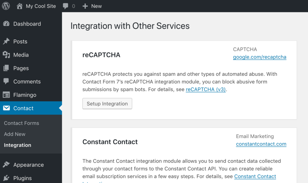 WordPressのContact Form 7設定画面に表示されているreCAPTCHA連携セクション。サイトキーとシークレットキーを入力する項目が確認できる。