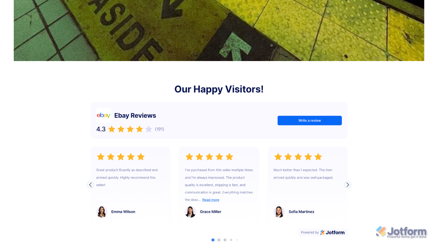 eBay Reviews widget successfully embedded on a Ghost website template displaying live customer reviews