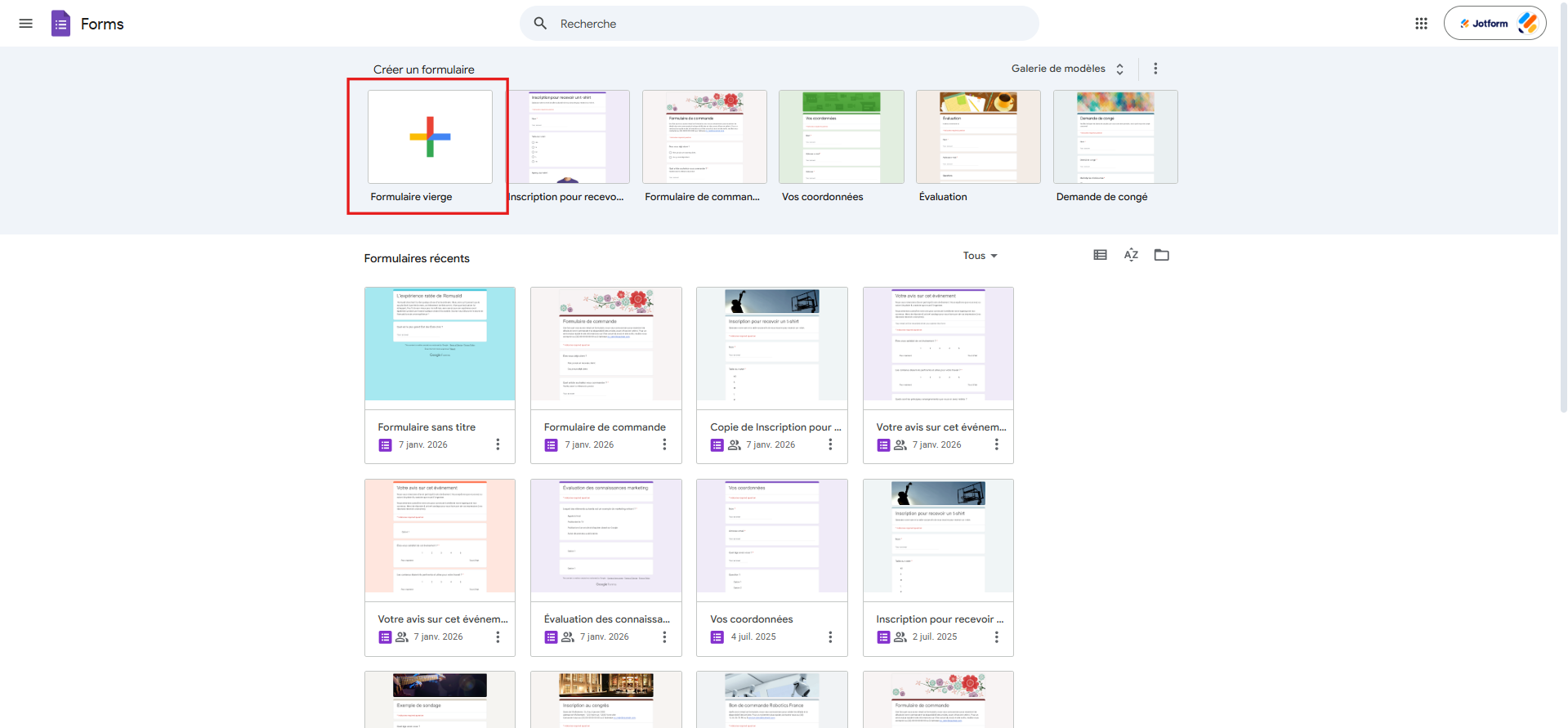 Capture d'écran de l'interface Google Forms avec un encadré mettant en valeur Créer un formulaire et Formulaire vierge