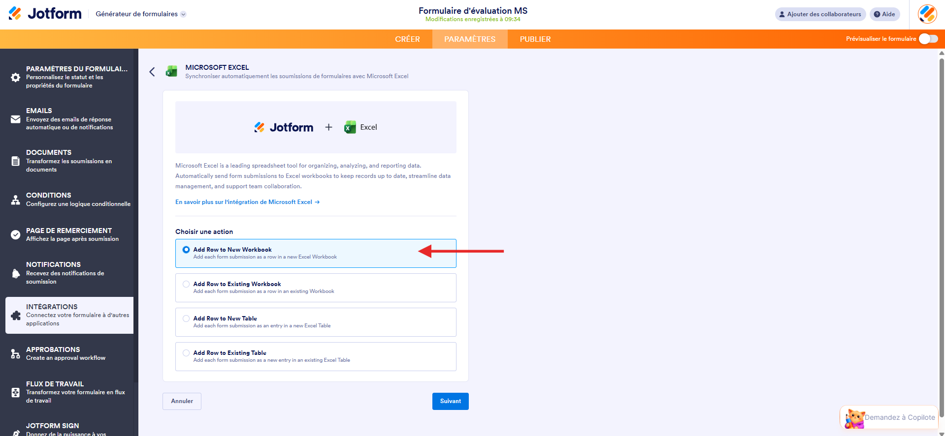 Capture d'écran d'un formulaire dans le Générateur de formulaires Jotform avec l'Intégration Microsoft Excel et une flèche vers l'option Ajouter une ligne au nouveau classeur