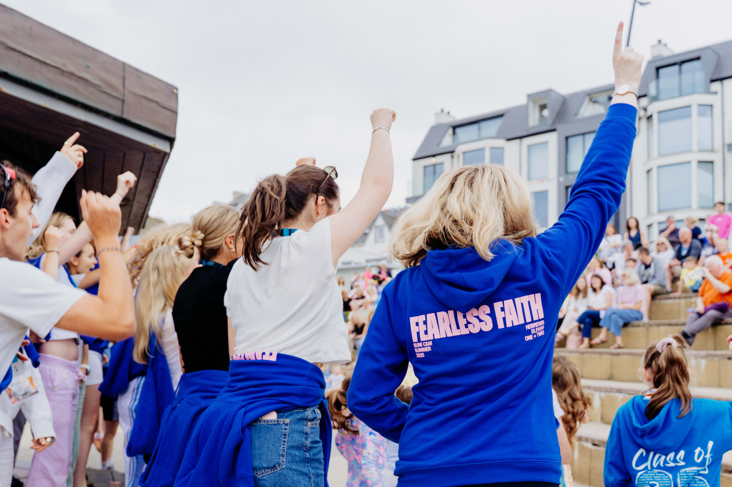 Photo of the SUNI volunteers